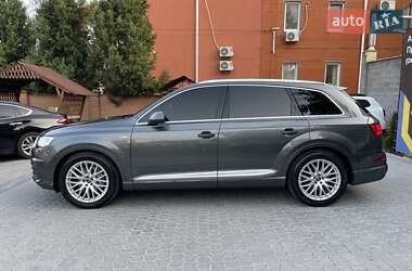 Внедорожник / Кроссовер Audi Q7 2018 в 