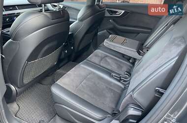 Внедорожник / Кроссовер Audi Q7 2018 в 