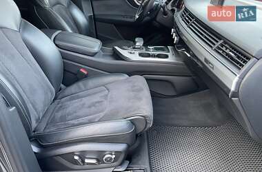 Внедорожник / Кроссовер Audi Q7 2018 в 