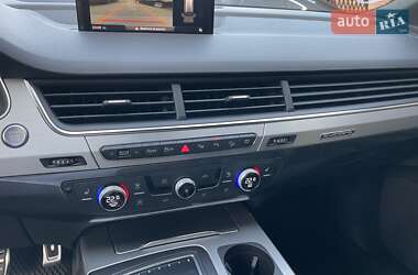 Внедорожник / Кроссовер Audi Q7 2018 в 