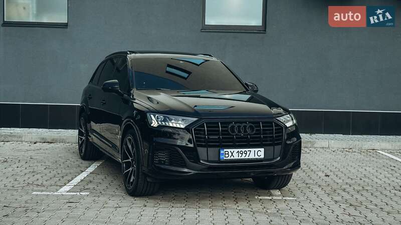 Внедорожник / Кроссовер Audi Q7 2020 в 