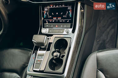 Внедорожник / Кроссовер Audi Q7 2020 в 
