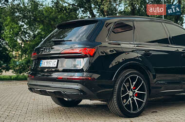 Внедорожник / Кроссовер Audi Q7 2020 в 