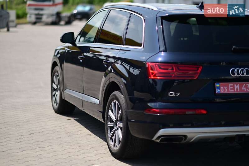 Внедорожник / Кроссовер Audi Q7 2017 в Луцке