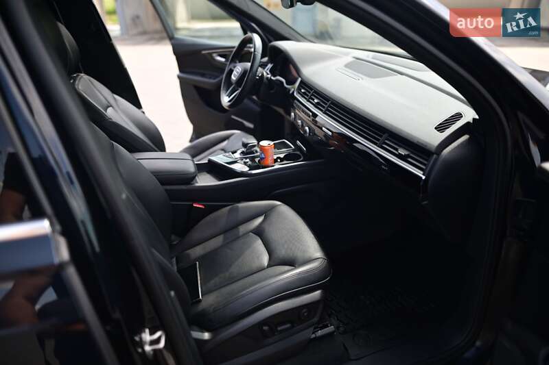 Внедорожник / Кроссовер Audi Q7 2017 в Луцке