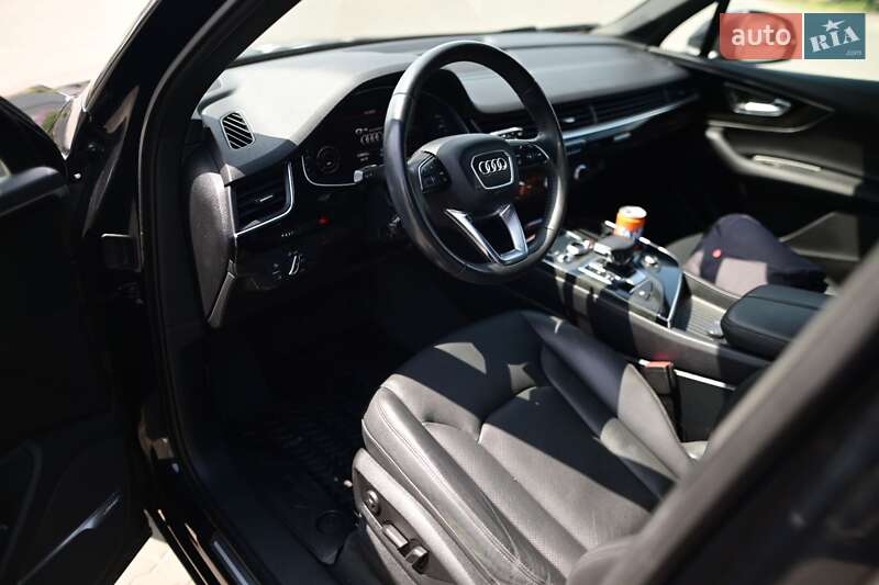 Внедорожник / Кроссовер Audi Q7 2017 в Луцке