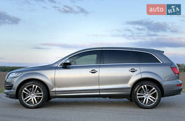 Позашляховик / Кросовер Audi Q7 2010 в 