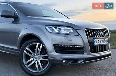 Позашляховик / Кросовер Audi Q7 2010 в 