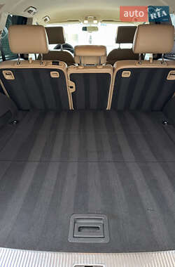 Позашляховик / Кросовер Audi Q7 2010 в 