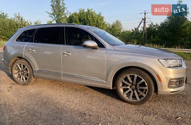 Внедорожник / Кроссовер Audi Q7 2016 в 