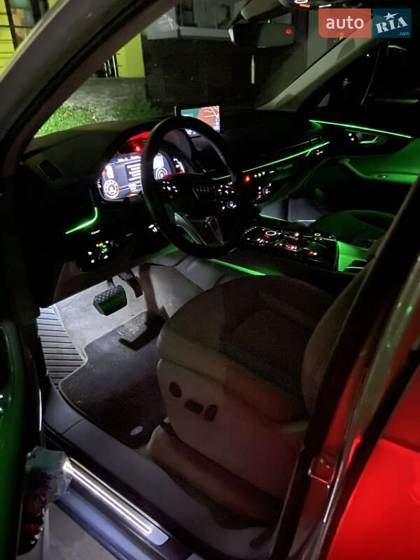 Позашляховик / Кросовер Audi Q7 2016 в Дрогобичі