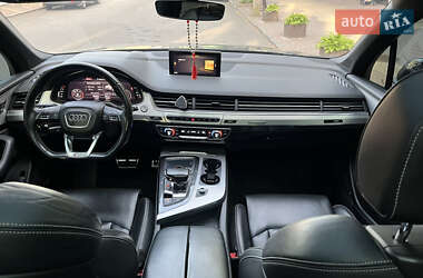 Внедорожник / Кроссовер Audi Q7 2016 в 