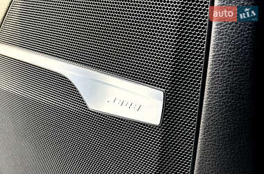 Внедорожник / Кроссовер Audi Q7 2016 в 