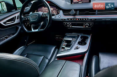 Внедорожник / Кроссовер Audi Q7 2016 в 