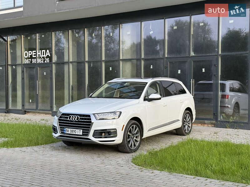 Позашляховик / Кросовер Audi Q7 2017 в Рівному