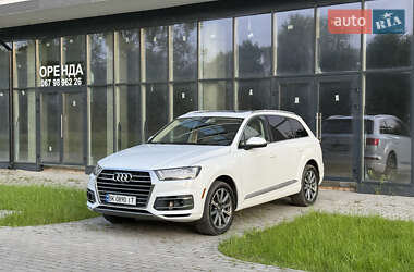 Внедорожник / Кроссовер Audi Q7 2017 в 