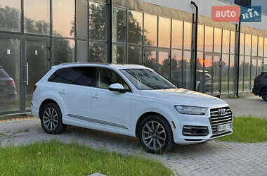 Внедорожник / Кроссовер Audi Q7 2017 в 