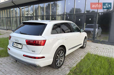 Внедорожник / Кроссовер Audi Q7 2017 в 