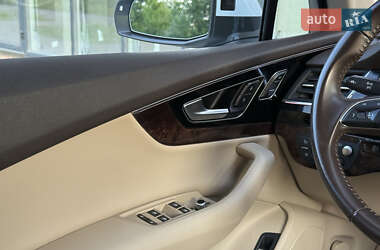 Внедорожник / Кроссовер Audi Q7 2017 в 
