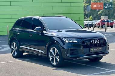 Внедорожник / Кроссовер Audi Q7 2020 в 