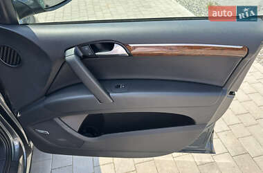 Внедорожник / Кроссовер Audi Q7 2013 в 