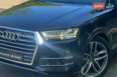 Внедорожник / Кроссовер Audi Q7 2016 в 