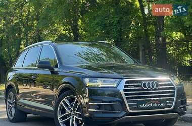 Внедорожник / Кроссовер Audi Q7 2016 в 