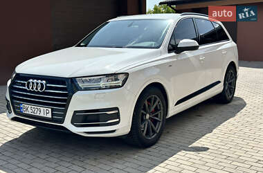 Позашляховик / Кросовер Audi Q7 2015 в Рівному