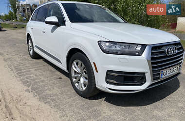 Внедорожник / Кроссовер Audi Q7 2017 в 