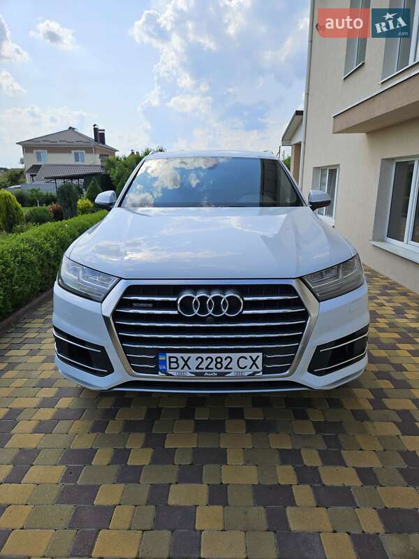 Внедорожник / Кроссовер Audi Q7 2016 в Хмельницком