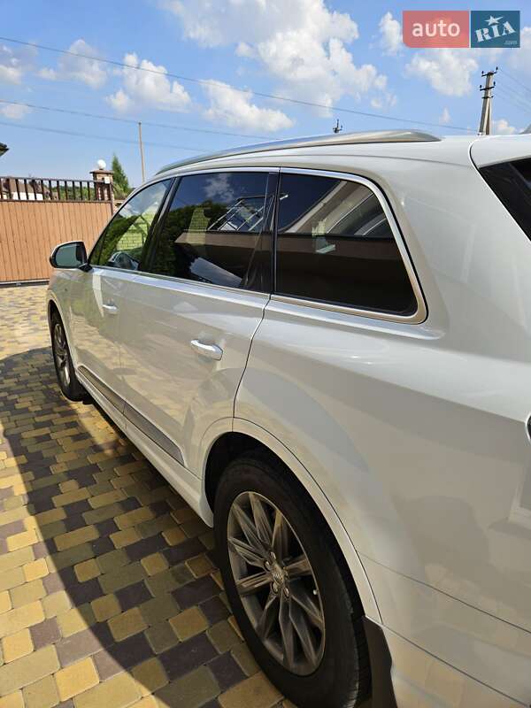 Внедорожник / Кроссовер Audi Q7 2016 в Хмельницком