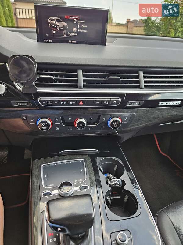 Внедорожник / Кроссовер Audi Q7 2016 в Хмельницком