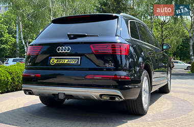 Внедорожник / Кроссовер Audi Q7 2016 в 