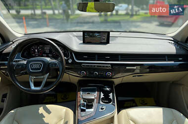 Внедорожник / Кроссовер Audi Q7 2016 в 