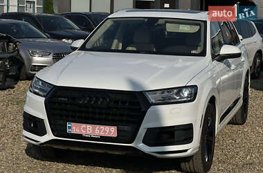 Внедорожник / Кроссовер Audi Q7 2017 в 