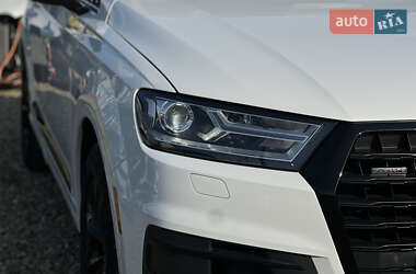 Внедорожник / Кроссовер Audi Q7 2017 в 