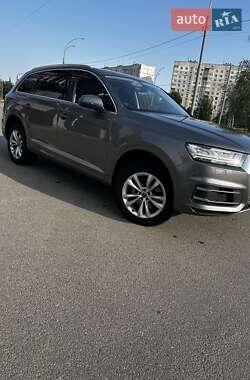 Внедорожник / Кроссовер Audi Q7 2017 в 
