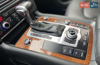 Внедорожник / Кроссовер Audi Q7 2013 в 