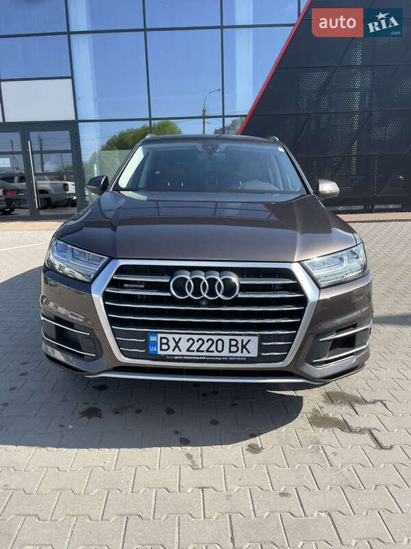 Внедорожник / Кроссовер Audi Q7 2016 в Хмельницком