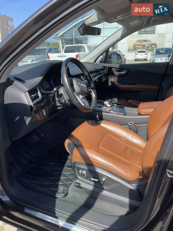 Внедорожник / Кроссовер Audi Q7 2016 в Хмельницком