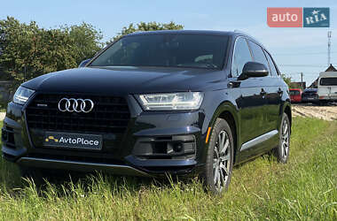 Внедорожник / Кроссовер Audi Q7 2017 в 