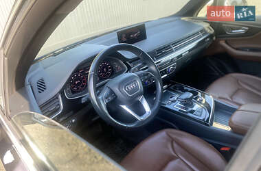Внедорожник / Кроссовер Audi Q7 2017 в 