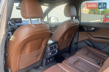 Внедорожник / Кроссовер Audi Q7 2017 в 
