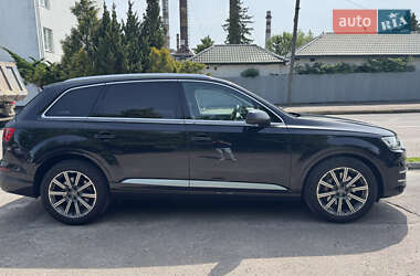 Внедорожник / Кроссовер Audi Q7 2017 в 