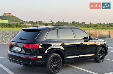 Внедорожник / Кроссовер Audi Q7 2015 в 