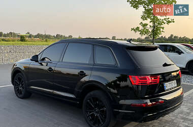 Внедорожник / Кроссовер Audi Q7 2015 в 