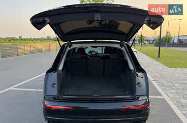 Внедорожник / Кроссовер Audi Q7 2015 в 