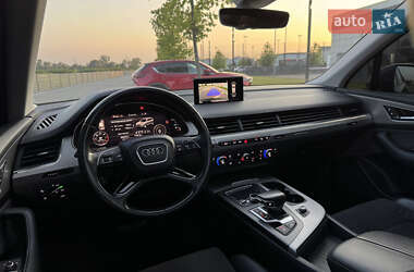 Внедорожник / Кроссовер Audi Q7 2015 в 