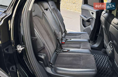 Внедорожник / Кроссовер Audi Q7 2015 в 