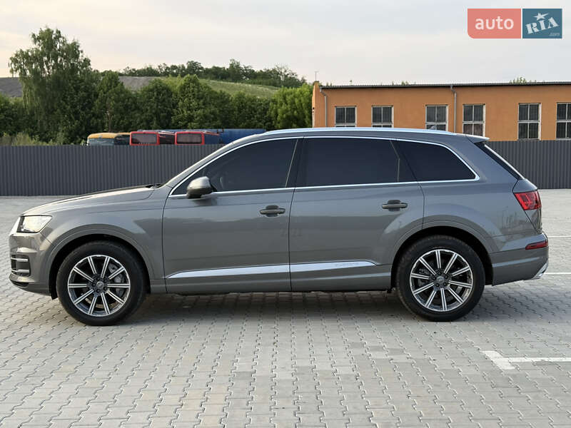 Внедорожник / Кроссовер Audi Q7 2017 в Нововолынске